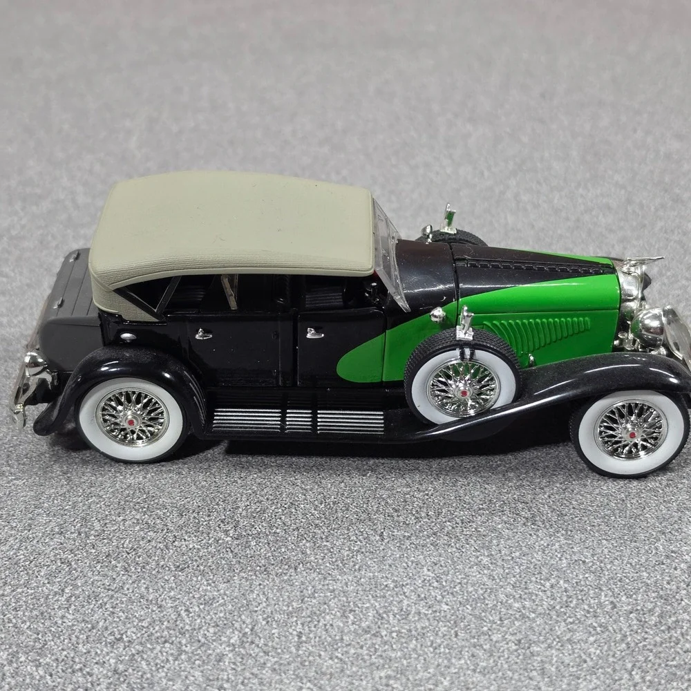 Duesenberg Model J LaGrande Phaeton Diecast Car Green Black Excellent